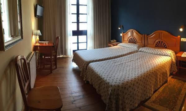 Apartamentos Cuevas Del Mar ヌエバ・デ・リャネス エクステリア 写真