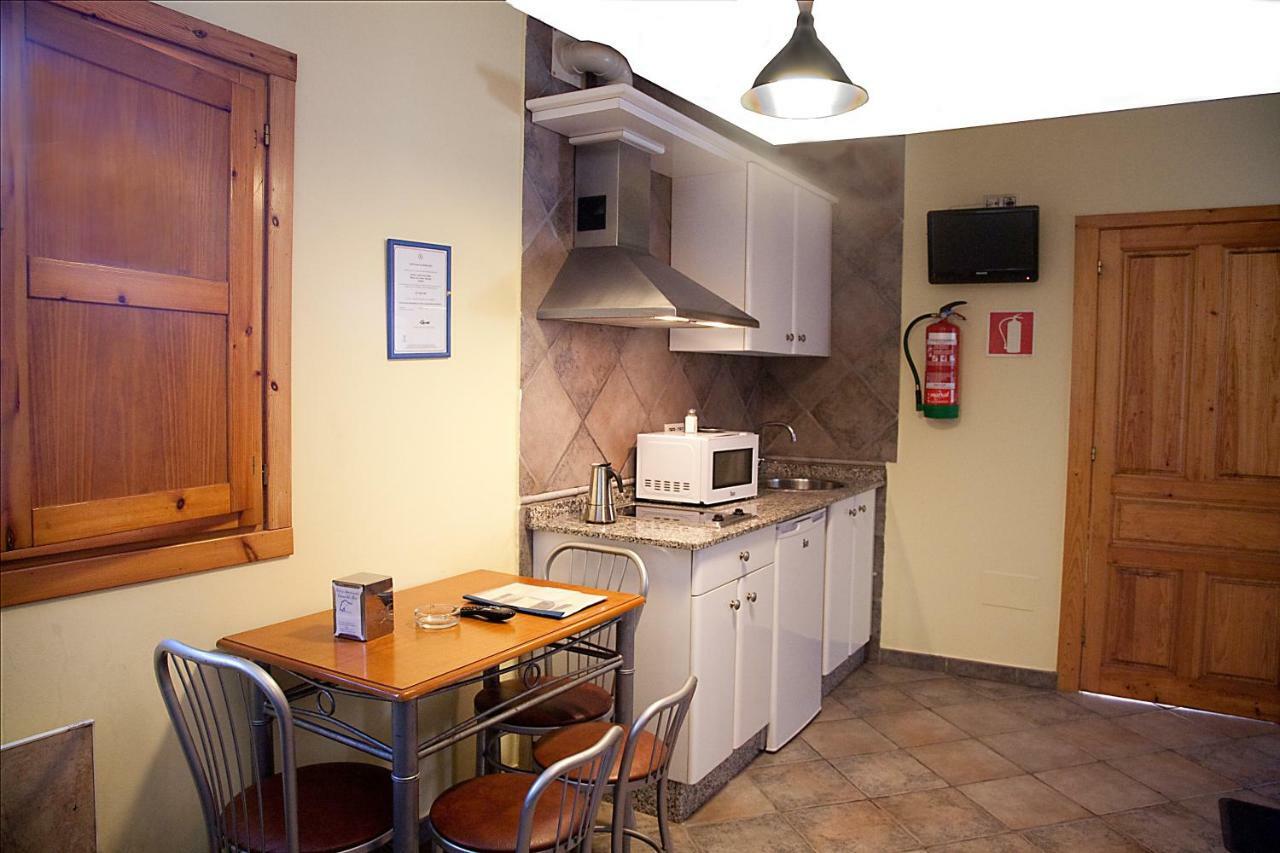 Apartamentos Cuevas Del Mar ヌエバ・デ・リャネス エクステリア 写真